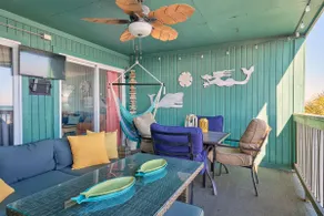 Direct Oceanfront! 2B/2B + Oversized Porch + Pool! - Image 5