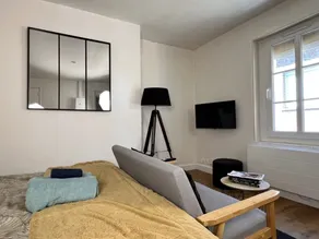 La Ruche 7 - Queen Bed - Free Parking - Quiet - Image 5