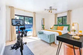 Messi Airbnb | 8 mins from Hard Rock | 8 people | Pool | BBQ - Image 3