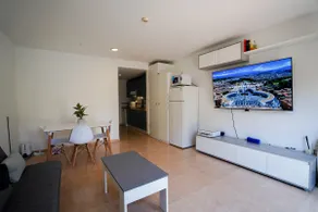 Private Chalet - Fast Wi-Fi - Saltwater Pool - Image 4