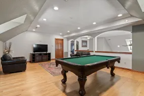 6BR Penthouse Loft Above Bakery | AC | Pool Table - Image 3