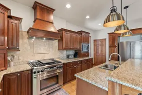 6BR Penthouse Loft Above Bakery | AC | Pool Table - Image 5