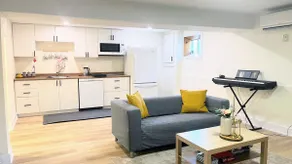 Bright & Cozy Bedford Suite | TV | Free Parking - Image 3