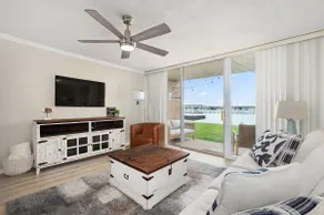 Lakeside Getaway on Lake Conroe - Image 5