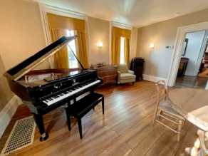 The Gibson Grand - Image 2
