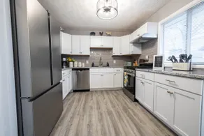Farm Themed w/2 Game Rooms & HOT TUB -2 min to BSU - Image 2