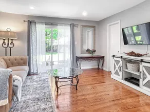 House Near Yale, Fire Pit & Garage, Group Family - Image 5
