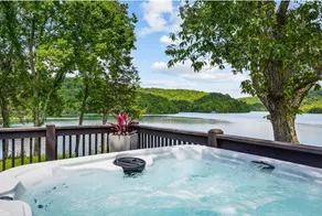 Eagle’s Perch Cabin: The Perfect Lake Life Escape - Image 2