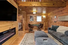 Golden Cedar Lodge: Ultimate Getaway with Hot Tub - Image 3