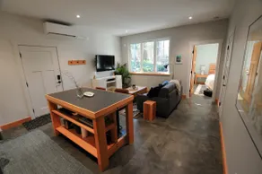 Five Firs Suite: Stories Beach, Campbell River - Image 4