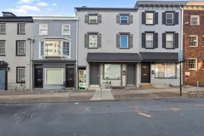 Exquisite Loft Downtown w/parking, fireplace - Image 2