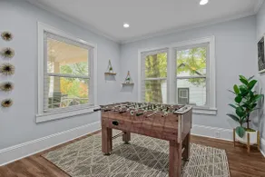 Downtown Charm, 3 Bdr, Near Rest and Bars - Image 3