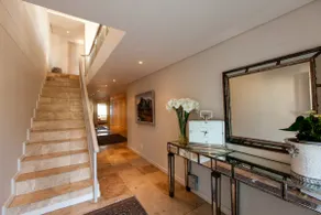 Villa on Slopes of Geneva Drive - Image 2