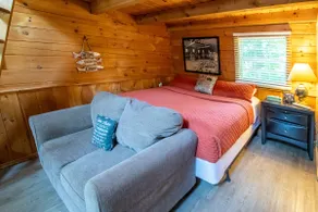 Log Cabin Retreat near Green River Lake Sleeps 5! - Image 2