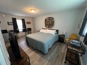 Belle Beam Room - Short Walk to Historic Downtown - Image 4