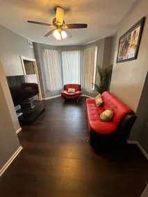 ”Spacious 3br theater” - Image 2