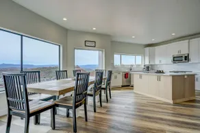 Hilltop Tranquility! Location! Views! Seclusion! - Image 5