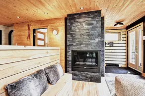 Skiers 23 – Les Chalets Alpins - Image 3