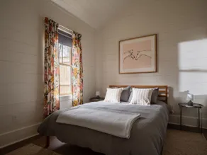 Brand New Cottage Near Burlington Park & Beaches - Image 2