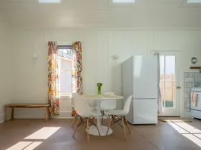 Brand New Cottage Near Burlington Park & Beaches - Image 5