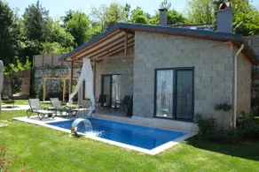 1+1 Bougainvillea Stone House with Garden and Heated Pool - Image 4