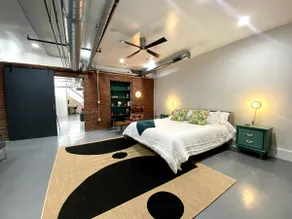 Downtown Underground Stylish Apt - Image 2
