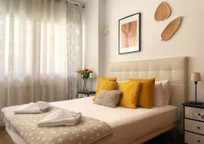 Comfortable apartment, 3 bedrooms with AC Camp Nou - Image 2