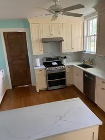 Rockford’s Historic Villa + CLOSE to city! - Image 4