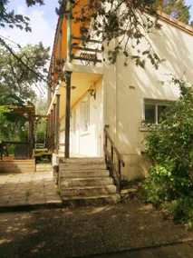 The Sunset Rhodier Studio - Image 4