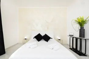 A stone's throw away Capri vacation home - Image 2