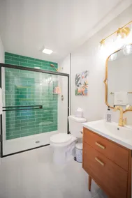 Unbeatable Location! Newly Renovated 2 Bed 1 Bath - Image 4