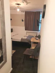 Trendy double bed studio with kitchen * home2share - Image 3