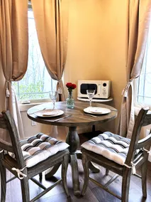 The French Cottage-Romantic Stay - Image 5