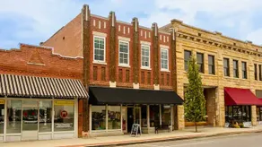 Winchester's Premier Downtown Loft! Near The Lake! - Image 2