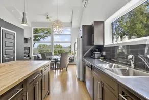 Home-style hotel – Panoramic views, golf and skiing - Image 3