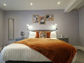 The North Briton Deluxe Studio - Image 3