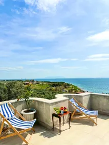 Bosphorus View Beachfront Villa - Image 2