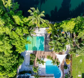 Waterfront Pickleball, Hot Tb, Cinema, Sauna, Pool - Image 3
