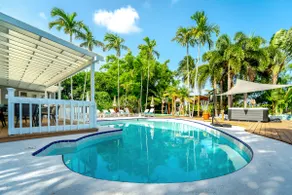 Waterfront Pickleball, Hot Tb, Cinema, Sauna, Pool - Image 2