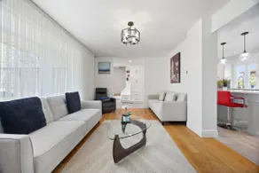 Luxury & Stylish 3BD | Chefs Kitchen & Cozy - Image 4