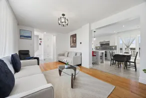 Luxury & Stylish 3BD | Chefs Kitchen & Cozy - Image 2