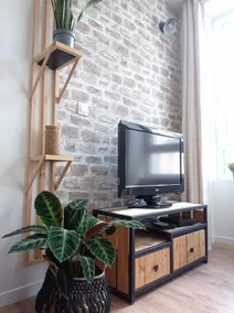 Modern and industrial atmosphere in Hyper centre - Image 3