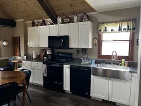 Cozy Cabin in the woods - Image 5