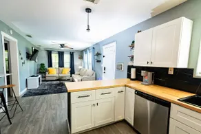 Trendy Downtown Bungalow - Image 2