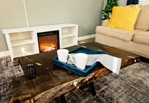 Trendy Downtown Bungalow - Image 4
