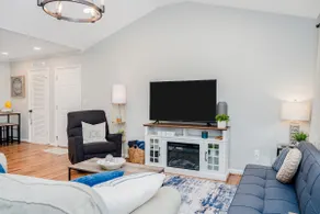 Renovated Family Home, Fenced Yard 3Bedroom - Image 2