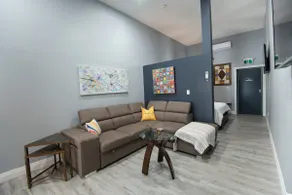 Executive Distintive Marigold Suites-Suite 1 - Image 4