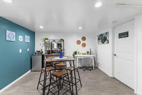Cozy Speedway Basement~Queen Beds~Kitchenette - Image 5
