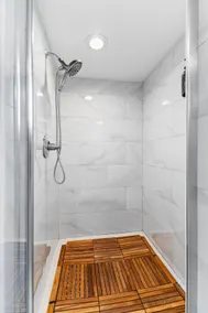 Cozy Speedway Basement~Queen Beds~Kitchenette - Image 4