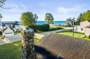 Blue Cottage- Lakeview & Beach Access + Central AC - Image 2